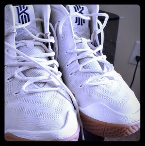 Nike kyrie 4